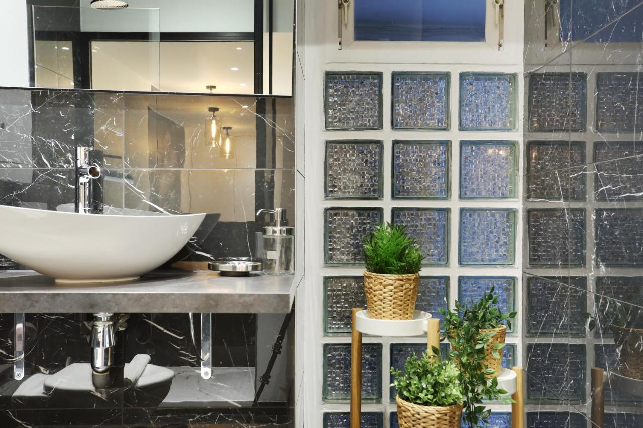 Rent A Room - Apartment St Honore Paris Exteriör bild